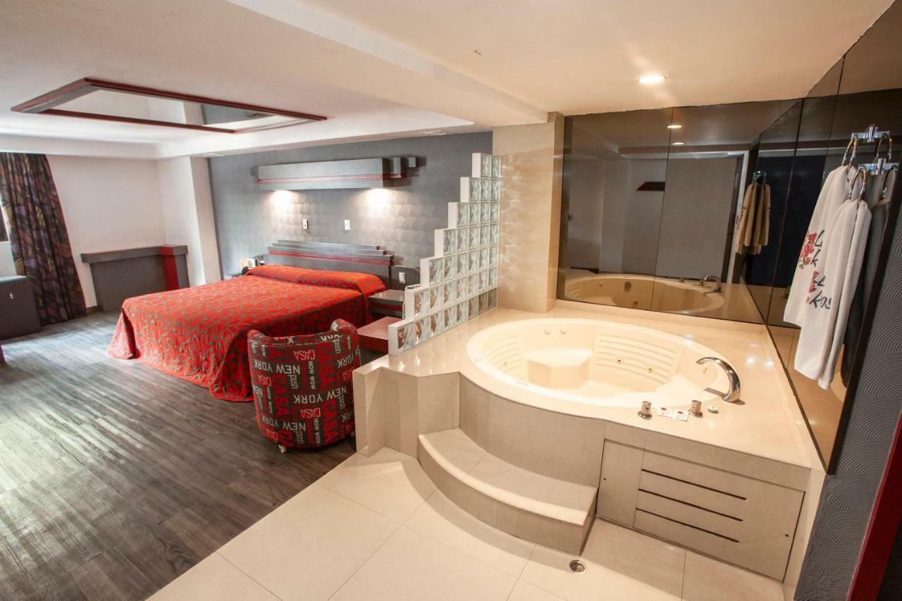 Hotel La Rosa - Solo Adultos Мехико Экстерьер фото